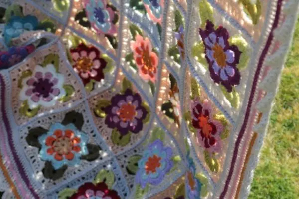 Cherry Heart Faded Painted Roses Crochet Blanket Wool Pack - Image 5