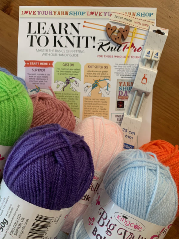 Deluxe learn to knit kit