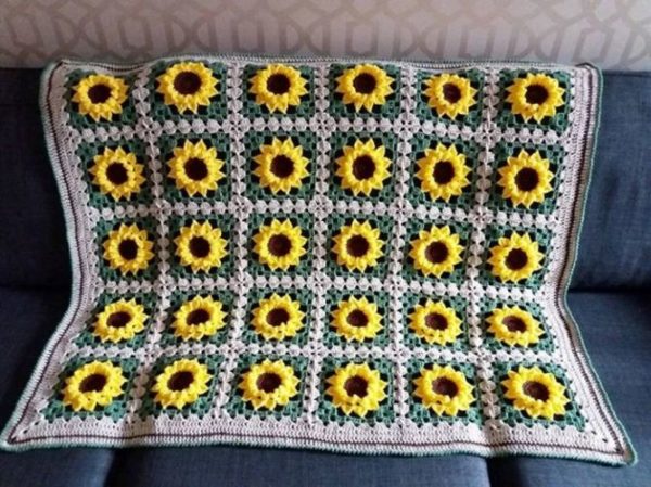 Libby Craft Makes Sunflower Crochet Blanket Yarn Pack